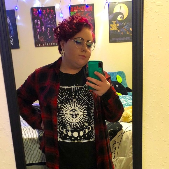 Meet your Posher, Salem Ridley - Picture 1 of 1